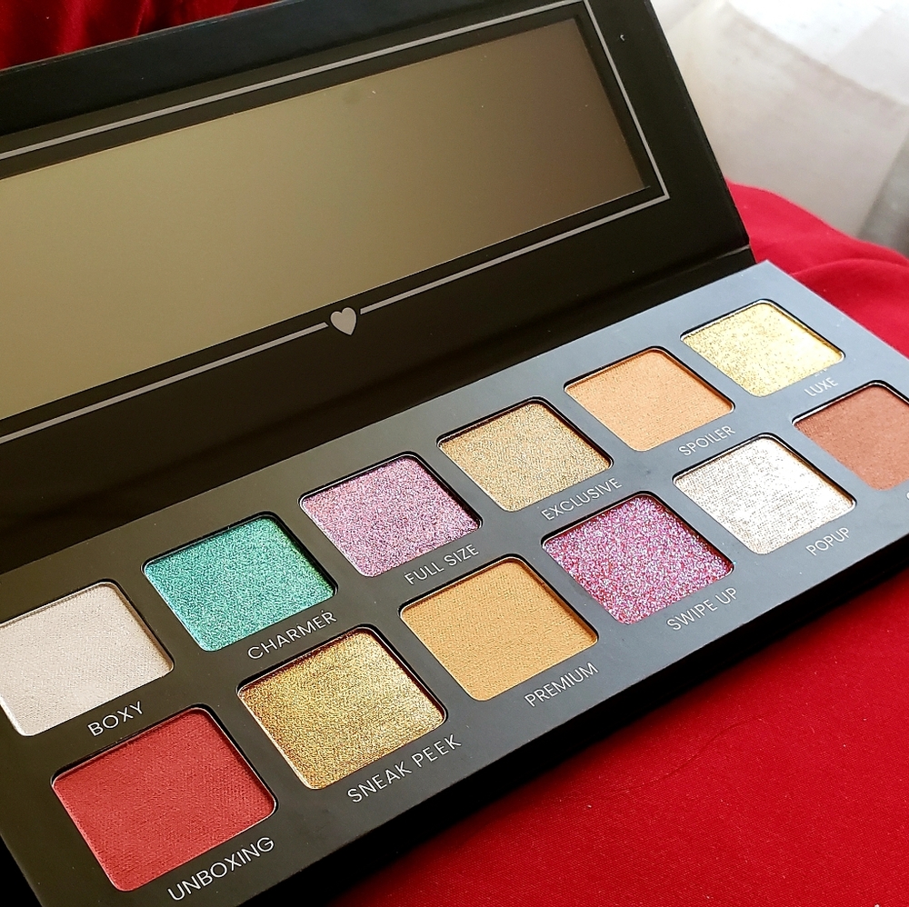 Eyeshadow palette